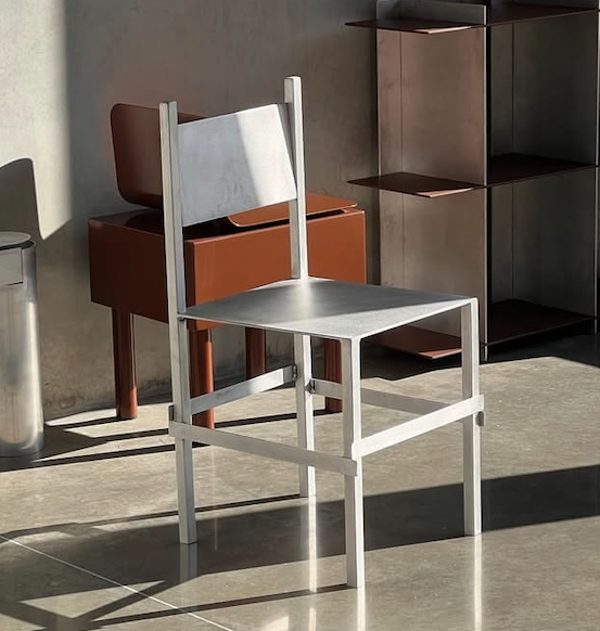 EM CHAIRS